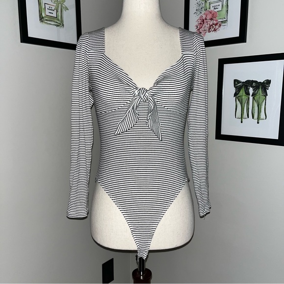 Express Sweetheart Bodysuit - Picture 1 of 9